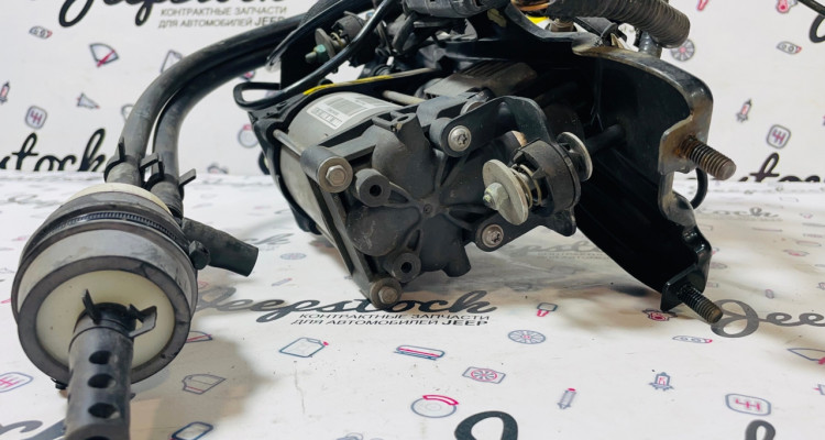  Компрессор пневмоподвески Jeep Grand Cherokee WK2