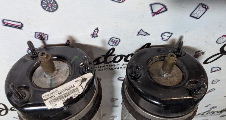  Пневмостойки передние пара Jeep Grand Cherokee WK2