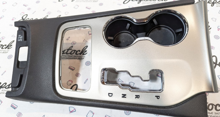  Накладка селектора АКПП Jeep Grand Cherokee WK2