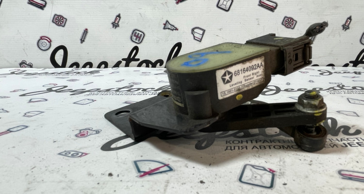  Датчик высоты дорожного просвета перед. правый Jeep Grand Cherokee WK2