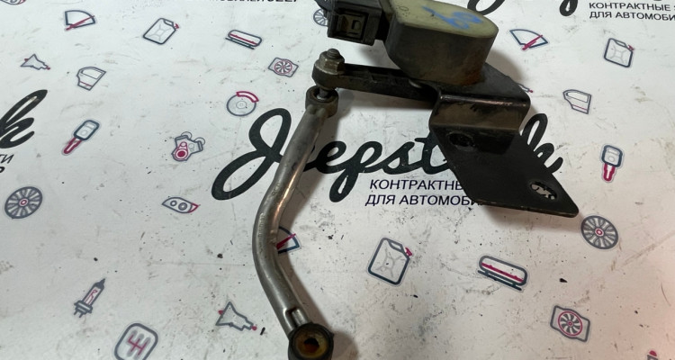  Датчик высоты дорожного просвета перед. правый Jeep Grand Cherokee WK2