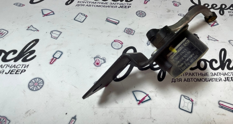  Датчик высоты дорожного просвета перед. левый Jeep Grand Cherokee WK2