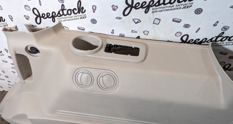  Боковина багажника правая Jeep Commander XK