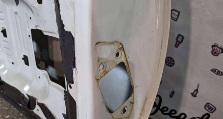  Дверь 5-я (белая) голая 1 Jeep Grand Cherokee WG-WJ