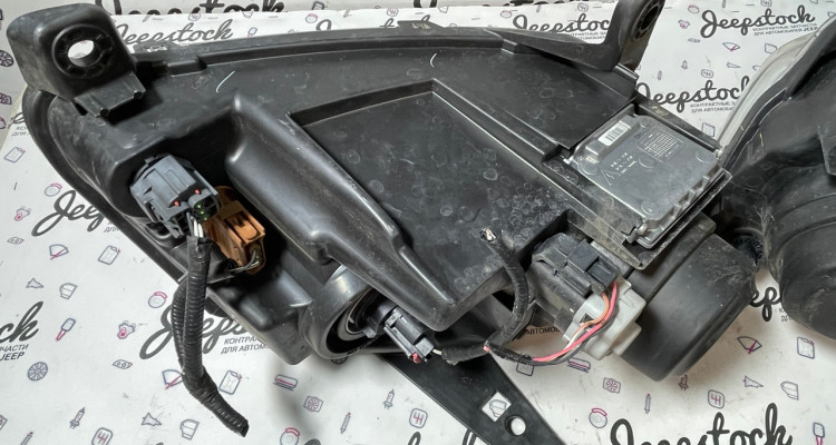  Комплект передних фар 2шт. Jeep Grand Cherokee WK2