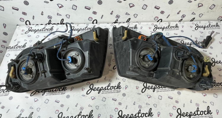 Комплект передних фар 2шт (2) Jeep Grand Cherokee WG-WJ