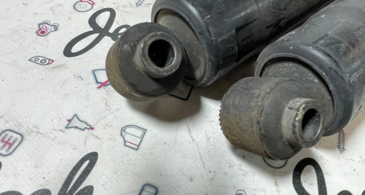  Амортизаторы задние 2шт оригинал (1) Jeep Grand Cherokee WG-WJ