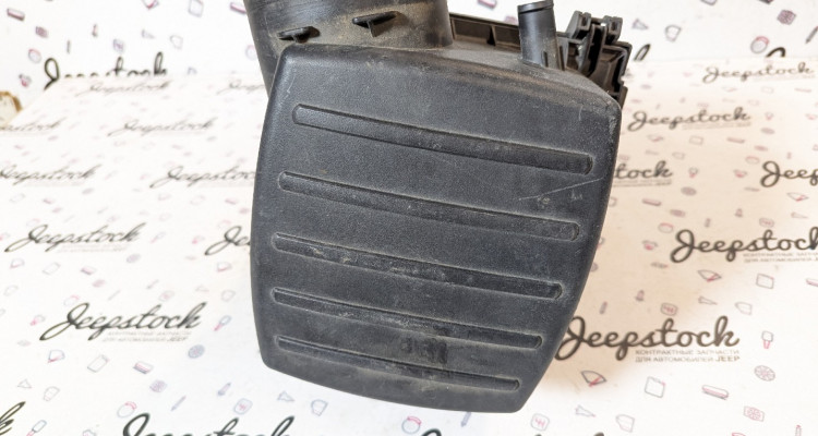  Корпус воздушного фильтра Jeep Grand Cherokee WK2