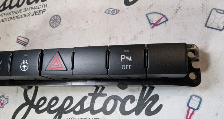  Блок кнопок с аварийкой 56046292AB Jeep Grand Cherokee WK2