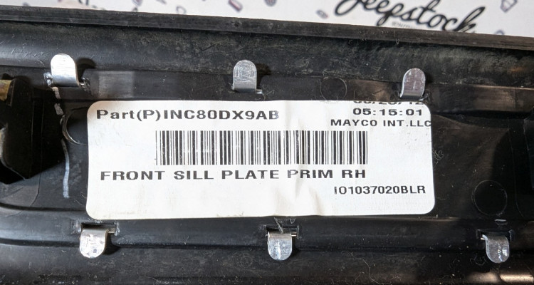  Накладка порога передняя правая Jeep Grand Cherokee WK2