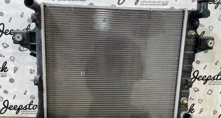  Радиатор 4.7 01-04 (1) Jeep Grand Cherokee WG-WJ