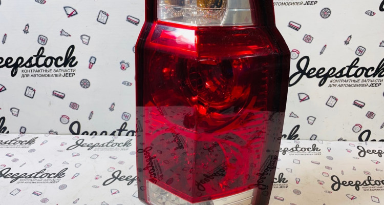  Фонарь задний правый Jeep Commander XK-XH