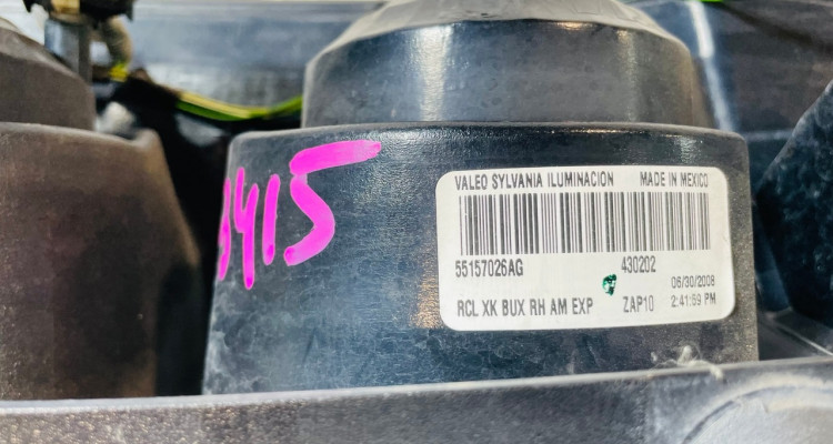  Фонарь задний правый Jeep Commander XK-XH