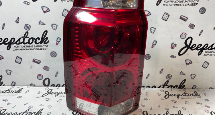  Фонарь задний левый Jeep Commander XK-XH