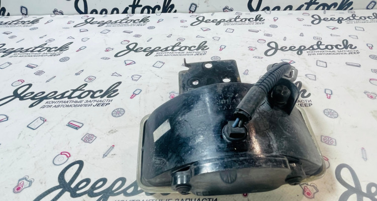  Противотуманка левая (97-98) дефект Jeep Grand Cherokee ZG-ZJ
