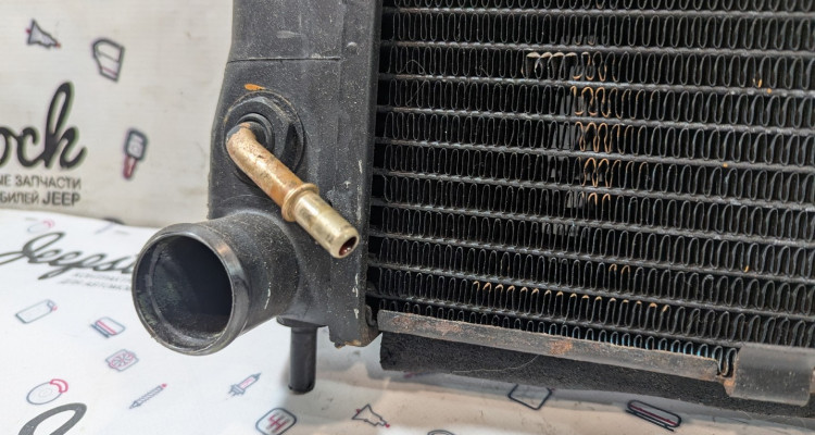  Радиатор ДВС 4.0 (92-98) дефект2 Jeep Grand Cherokee ZG-ZJ