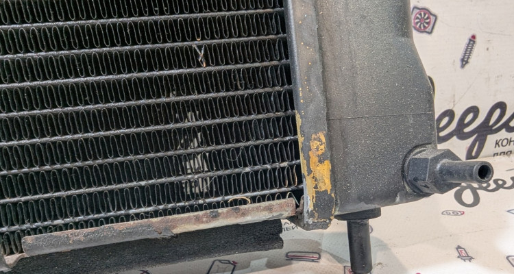  Радиатор ДВС 4.0 (92-98) дефект2 Jeep Grand Cherokee ZG-ZJ