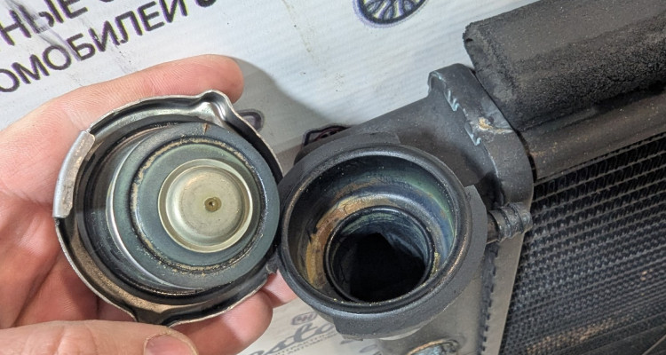  Радиатор ДВС 4.0 (92-98) дефект2 Jeep Grand Cherokee ZG-ZJ