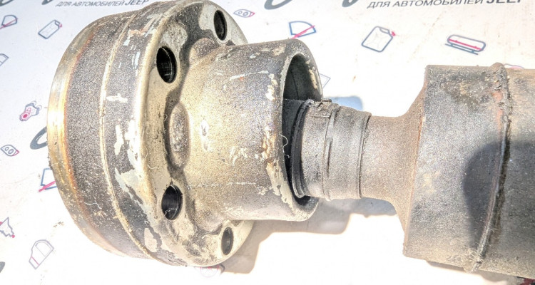  Кардан передний 5.7 Jeep Grand Cherokee WK2