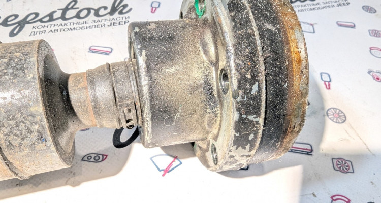  Кардан передний 5.7 Jeep Grand Cherokee WK2