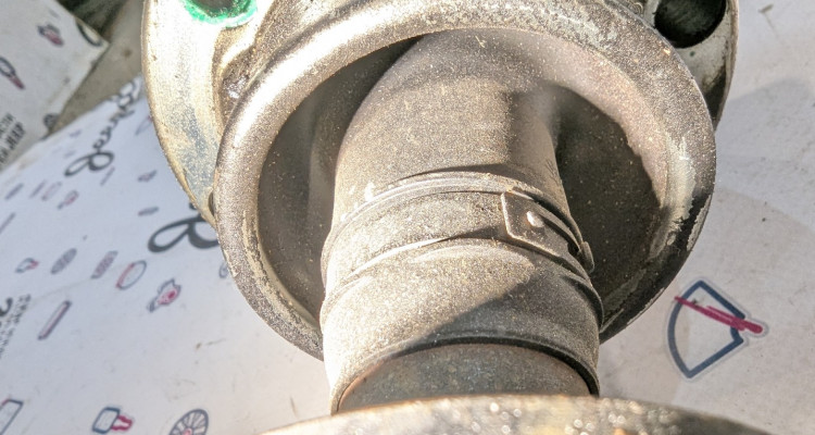  Кардан передний 5.7 Jeep Grand Cherokee WK2