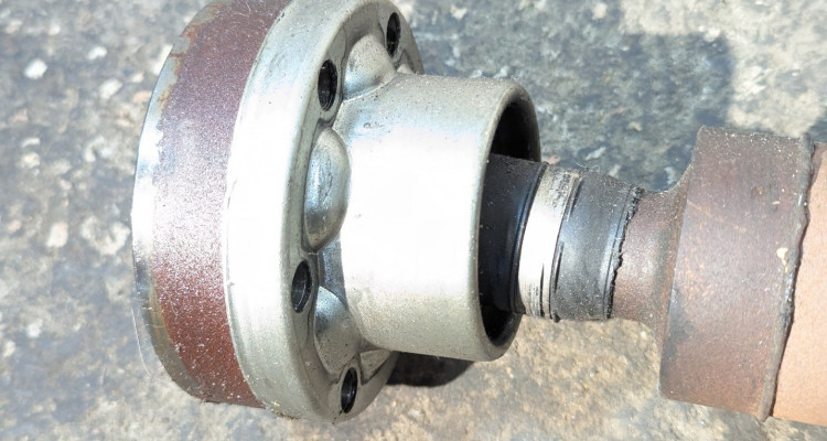  Кардан задний 5.7 Jeep Grand Cherokee WK2