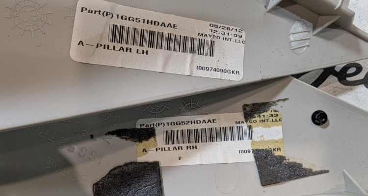  Накладки на передние стойки (пара) Jeep Grand Cherokee WK2