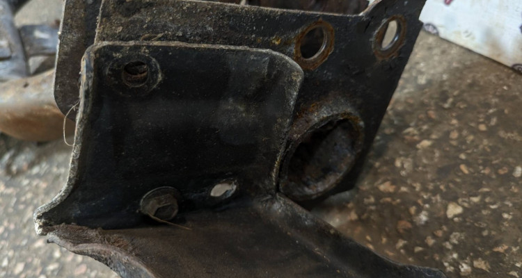  Фаркоп Dodge Ram DR