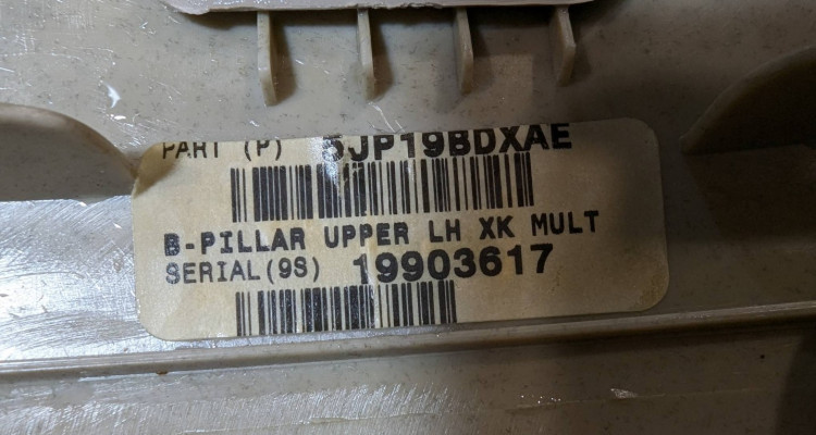  Накладки на средние стойки пара Jeep Commander XK