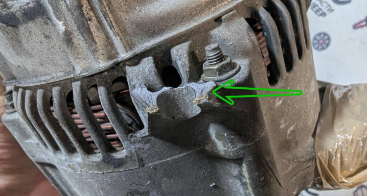  Генератор 4.0L 136amp дефект Jeep Grand Cherokee ZG-ZJ