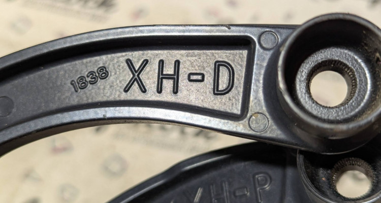  Поводки дворников передние пара RHD Jeep Commander XK