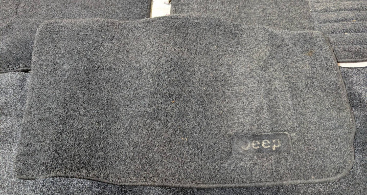  Коврики салонные комплект Jeep Commander XK