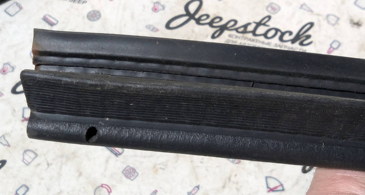  Уплотнительная резинка 5-ой двери 92-95 Jeep Cherokee XJ