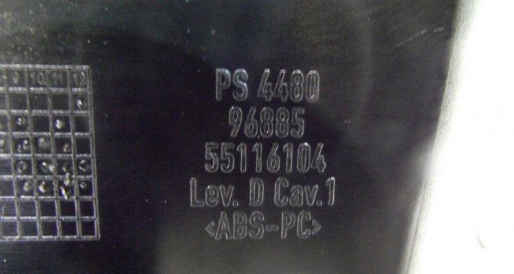 Крышка бардачка RHD (Sandstone) Jeep Grand Cherokee WG-WJ, оригинальный номер производителя 55116104 OEM Крышка бардачка RHD (Sandstone)