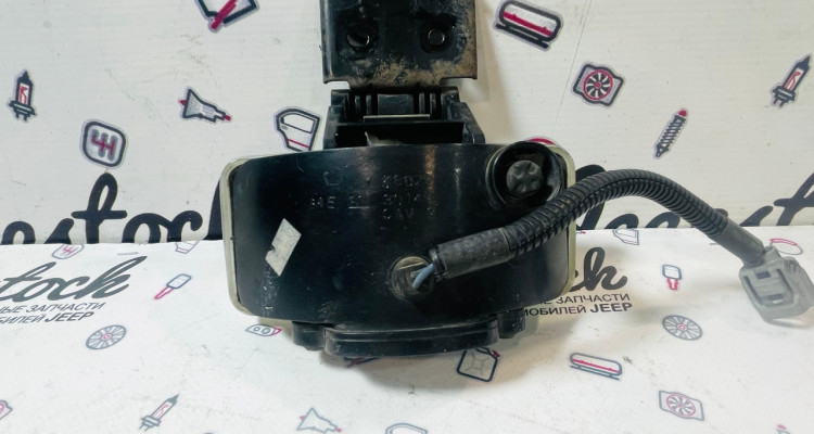 ZG-ZJ Противотуманка правая (97-98), оригинальный номер производителя 55155312 OEM Противотуманка правая (97-98) Jeep Grand Cherokee ZG-ZJ