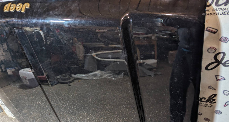 Капот черный Jeep Grand Cherokee ZG-ZJ, оригинальный номер производителя 55033810 OEM Капот черный