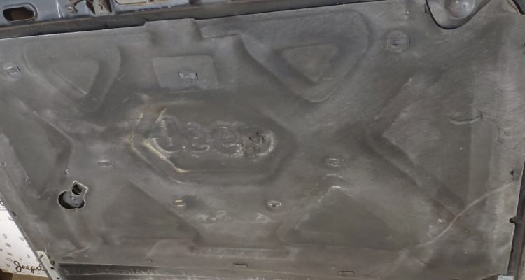 Капот черный Jeep Grand Cherokee ZG-ZJ, оригинальный номер производителя 55033810 OEM Капот черный